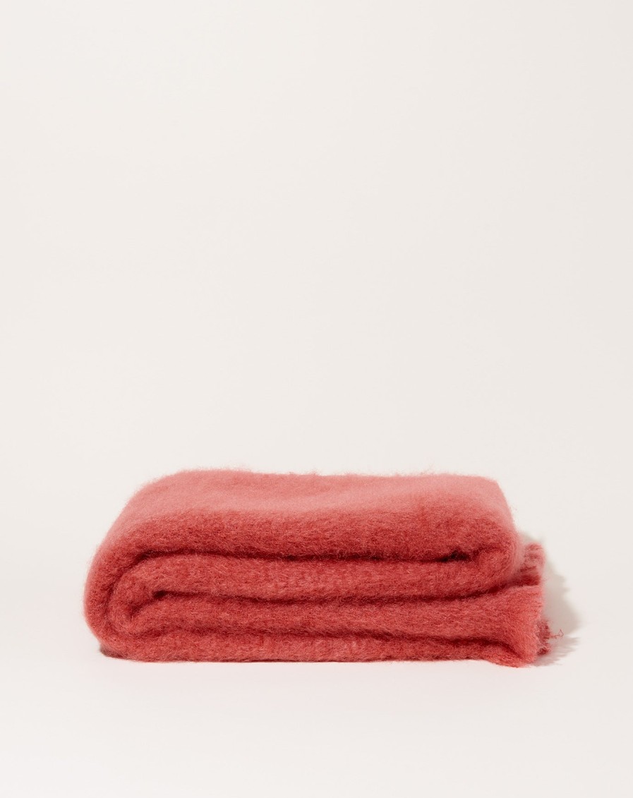 Home Mantas Ezcaray | Mohair Lisos Throw In Pink