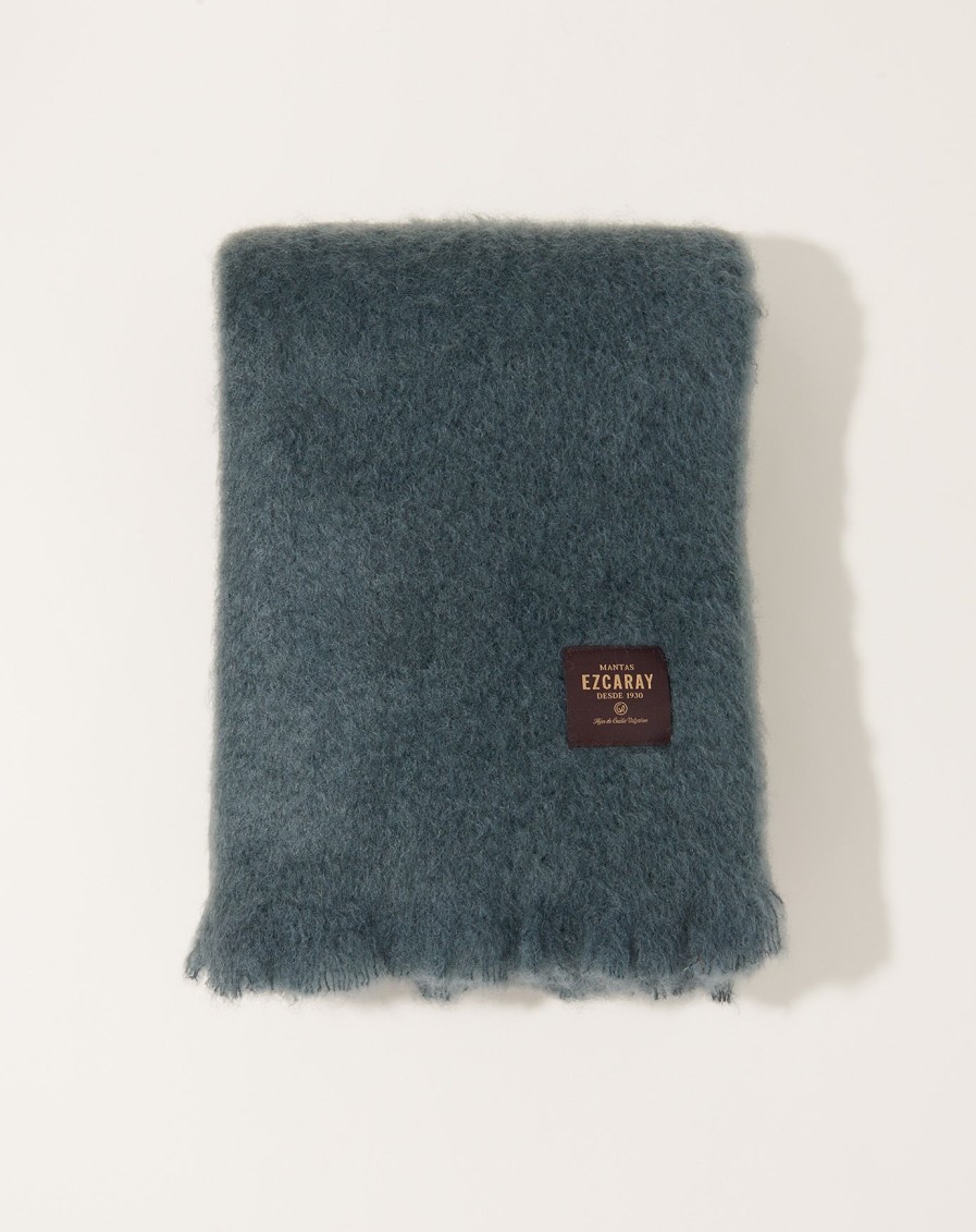 Home Mantas Ezcaray | Mohair Lisos Throw In Basalt