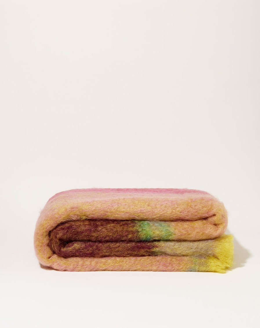 Home Mantas Ezcaray | Mohair Rozco Blanket In Light Pink