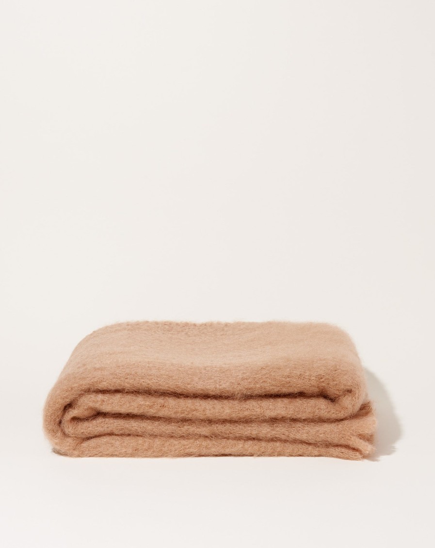 Home Mantas Ezcaray | Mohair Lisos Throw In Beige