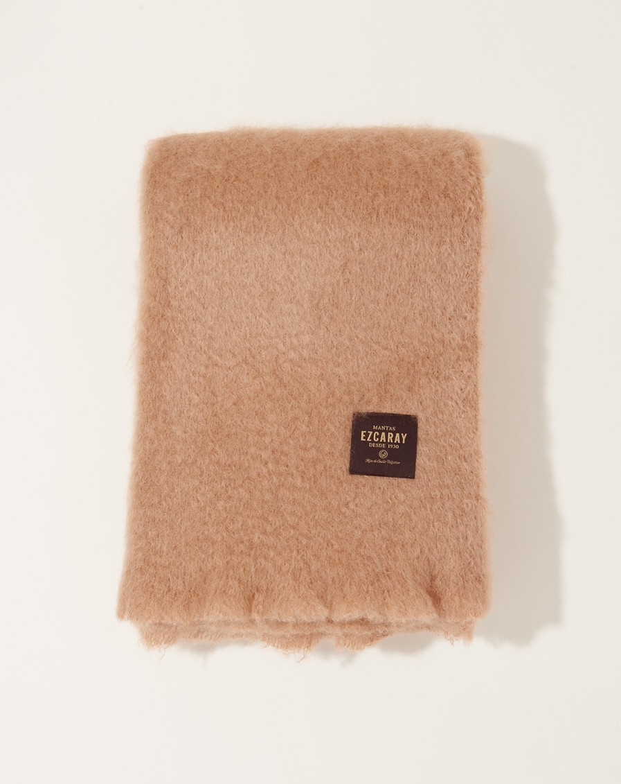 Home Mantas Ezcaray | Mohair Lisos Throw In Beige