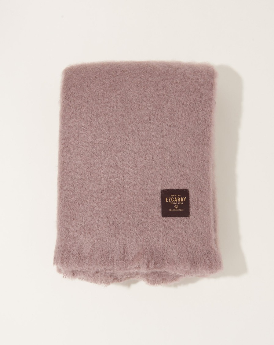 Home Mantas Ezcaray | Mohair Lisos Throw In Greige